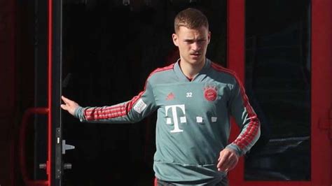 Foto Sempat Tak Percaya Diri Joshua Kimmich Jadi Winger Andalan Bayern