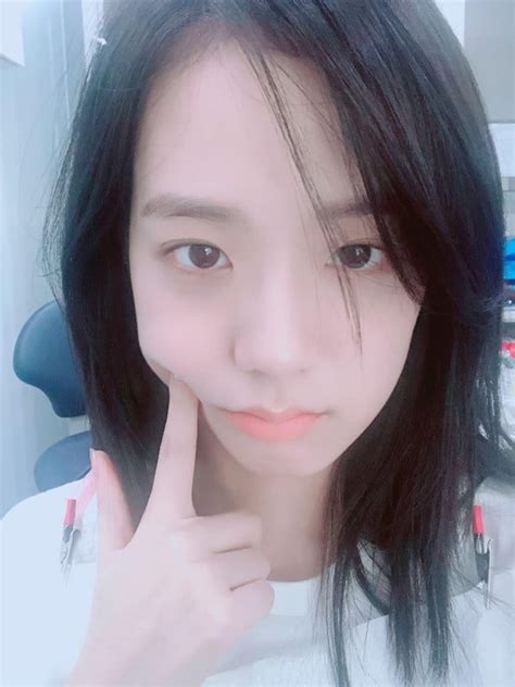 Moments When BLACKPINK Members Stunned Us With Their Bare Face Beauty