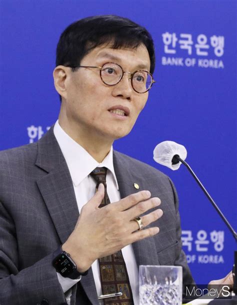 머니s포토 이창용 중장기 목표 수렴 확신 전까지 인하 논의 안 하는 것 좋아 네이트 뉴스