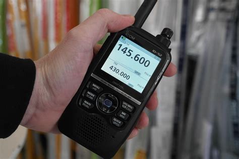 Second Hand Icom ID 52E D STAR Digital Handheld Transceiver Radioworld UK