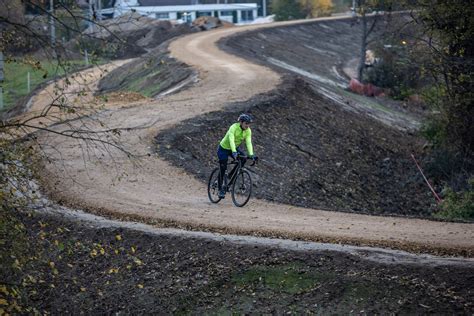 Nowe ścieżki rowerowe w Krakowie powstają na wałach Wisły Gazeta