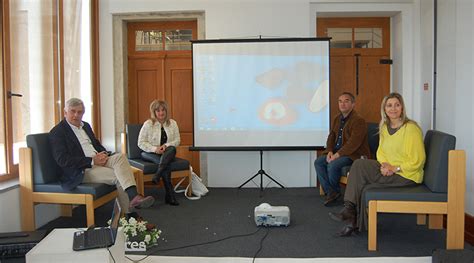 Feira Do Livro Na Biblioteca De Amares Para Criar O Culto Da Leitura