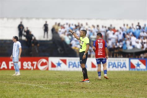 Nicolas Detona O Gramado Do Diog O Em Jogo Do Paysandu Isso Aqui