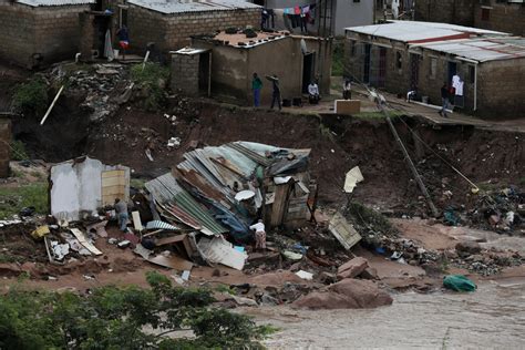 Las Devastadoras Inundaciones En Sudáfrica Dejan Al Menos 341 Muertos