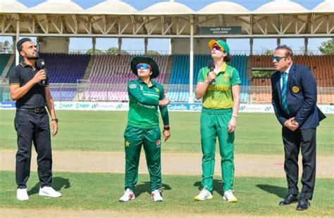 Pakw Vs Saw Pakistan Win Toss Elect To Bat Against South Africa