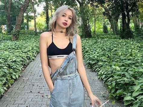 Hot Girl Khoe N I Y Trong C Ng Vi N C Ch Nh M T I M H Nh Th Hi M C Kh T M