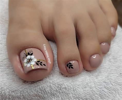 Pin By Luz Angela Ramirez On Manicura De Uñas Toe Nail Flower Designs