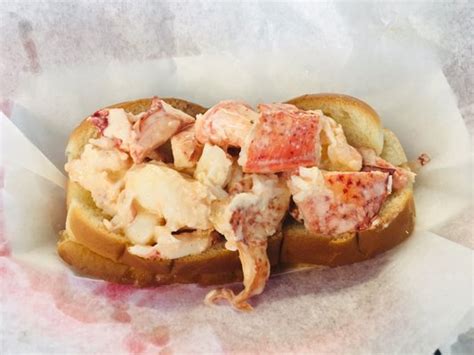 CAPE COD LOBSTER ROLLS - TEMP. CLOSED - 83 Photos & 144 Reviews - 239 ...