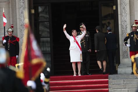 Presidenta Dina Boluarte Retorna A Palacio De Gobierno Tras Brindar