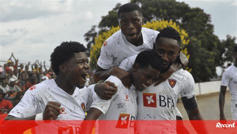 1 º de Agosto reassume liderança do Girabola e Paulo Torres perde pelo