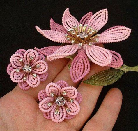 Pin Von Martha Irene Weed Auf Beading Flowers Perlenschmuck