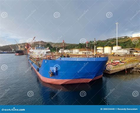 Vessel Berthing Process on Wharf at Indonesia Stock Photo - Image of ...