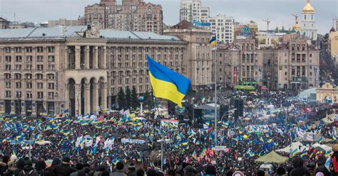 Riot Police Encircle Central Kiev As Ukraine Crisis Escalates