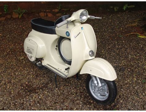 Vespa Scooter 90SS Cream