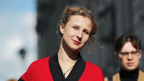 Une membre des Pussy Riot parvient à fuir la Russie déguisée en