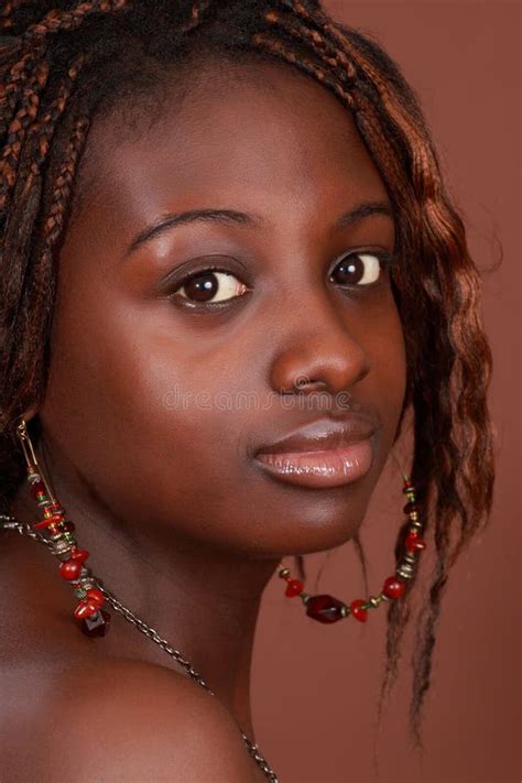 Bella Ragazza Africana Fotografia Stock Immagine Di Bello 9665706