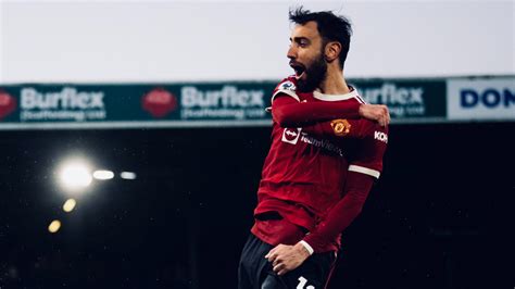 Bruno Fernandes Manchester Unitedla Sözleşmesini 2026ya Kadar Uzattı