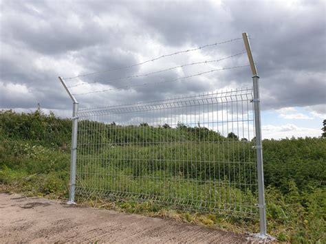 Galvanized V Mesh Panel 3D Barbed Wire Upright Outrigger