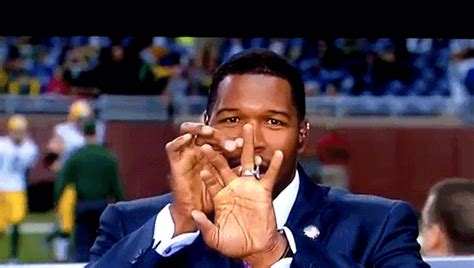 michael strahan fingers – BlackSportsOnline