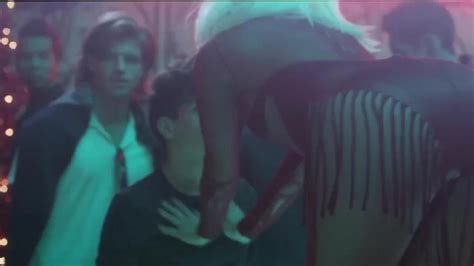 Nude Video Celebs Bebe Rexha Sexy Keys Of Christmas 2016