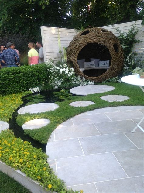 HAMPTON Court | Garden inspiration, Small garden, Outdoor