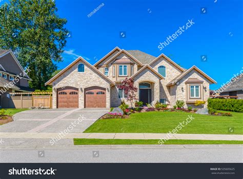 Big Custom Made Luxury House Nicely Stock Photo 535605625 | Shutterstock