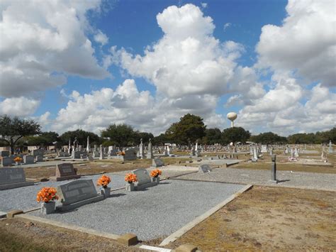 Saint Joseph Cemetery In Yoakum Texas Find A Grave Cemetery