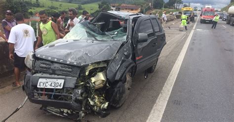 G Casal Fica Ferido Em Capotamento De Carro Na Fern O Dias Em