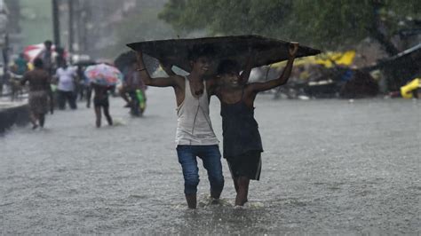 Delhi Monsoon Heavy Rains Wreak Havoc India News Zee News