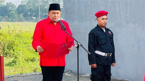 Dpc Kabupaten Pasuruan Gelar Upacara Bendera Peringati Hari Lahir