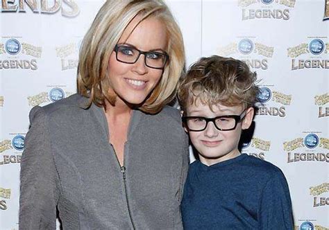 Jenny Mccarthy Gives Sex Education To Son India Tv