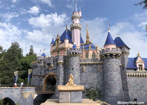 Disneyland Hours 2024 FAQ Tips Expected Hours