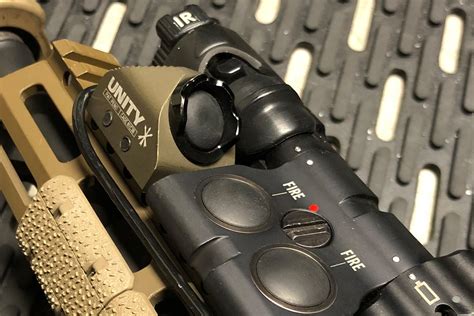 Przycisk Unity Tactical Hot Button Picatinny DBAL ATPIAL MAWL PEQ Hussar Group