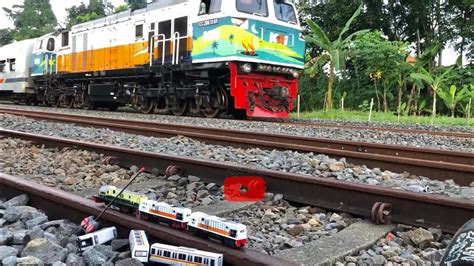 Merakit Kereta Api Remote Control Anjlok Di Rel Saat Kereta Beneran