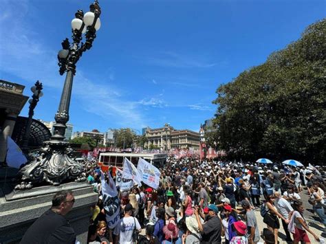 La Cgt Y Los Movimientos Sociales Salieron A La Calle Y Llamaron A