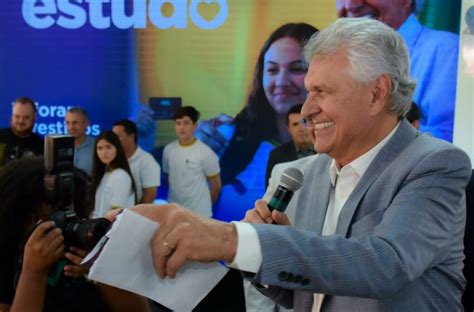 Governo de Goiás amplia Bolsa Estudo para alunos do 9º ano do Ensino