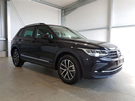 Volkswagen Tiguan Life 1 5 TSI 150 PS DSG Navi ErgoAktiv ACC LED SHZ