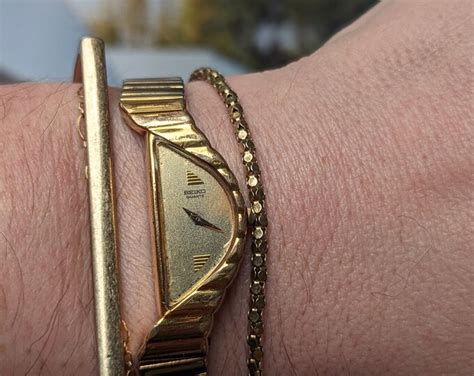 Vintage Gold Tone Seiko Half Moon Watch With New Battery Large Band Fits Up To 8 Around Wrist