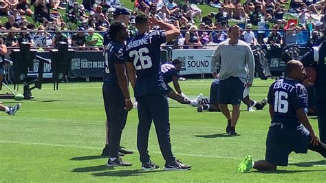 Seahawks Training Camp Kenneth Walker Out Witherspoon Back Tacoma