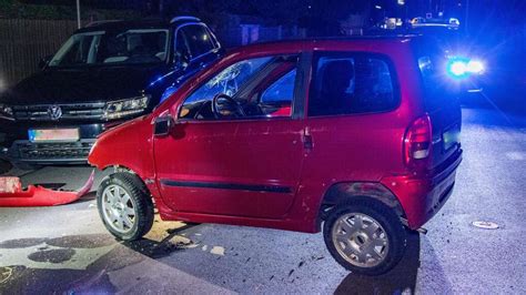 Vogelsberg Microcar kracht gegen Auto 17 Jähriger flüchtet