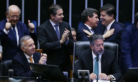 Deputados Articulam Pacote De PECs Para Se Blindar Contra