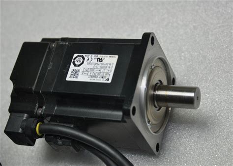 1PC NEW ORIGINAL YASKAWA 2 6A 3000r Min AC SERVO MOTOR SGMAV 04ADA21