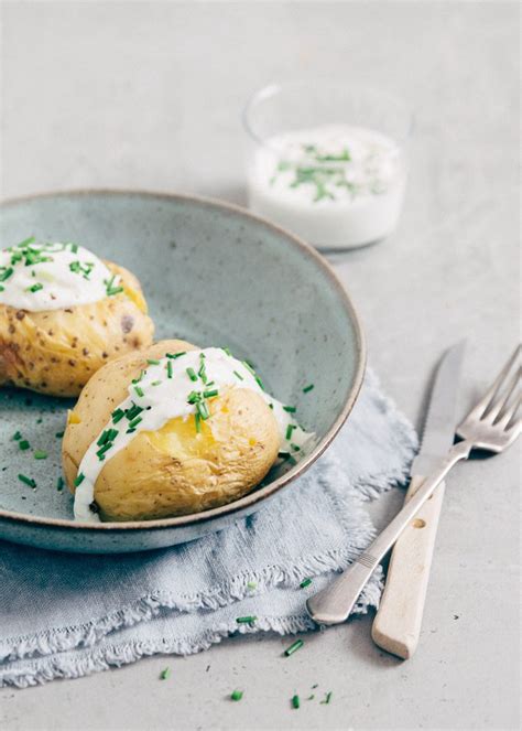 Gepofte Aardappel Met Zure Room Uit Paulines Keuken