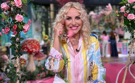 Antonella Clerici Torna In Tv Dopo L Operazione In 40 Anni Di Rai