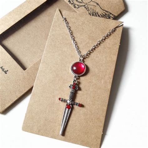 Collier Harry Potter Coffret P E De Gryffondor Argent Cabochon Rouge