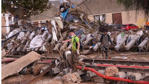 Inundaciones en España dejan 219 muertos y 93 desaparecidos