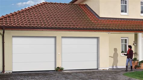 Porte de garage sectionnelle Europro 42 20 blanc RAL 9016 Sablé rainure