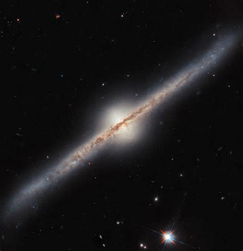 Hubble Captures An Edge On Spiral With Curve Appeal Nasa Science