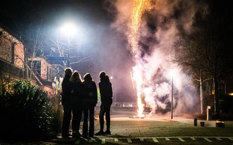 Stelling Van De Dag Op Vuurwerk Uit Het Buitenland Moet Een