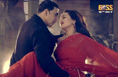 Akshay Kumar And Sonakshi Sinha In Har Kisi Ko From Boss